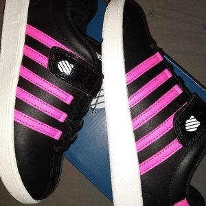 Girls size 3 kswiss